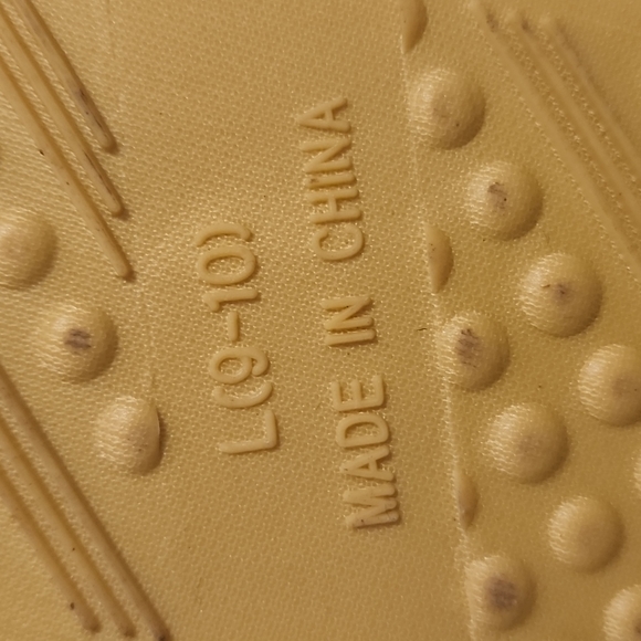 NWT- GREY AND WHITE STRIPED KNIT SLIPPER WITH FLEECE INSTEP - Picture 6 of 7